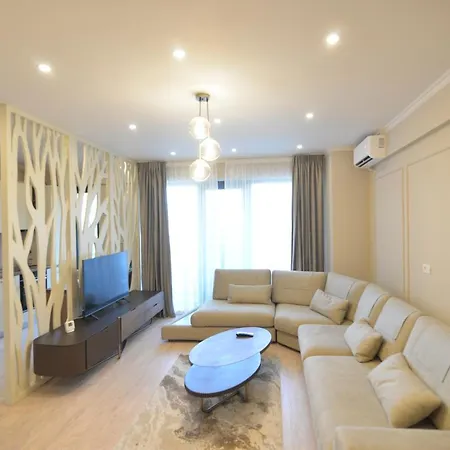 Luxury Apartment *